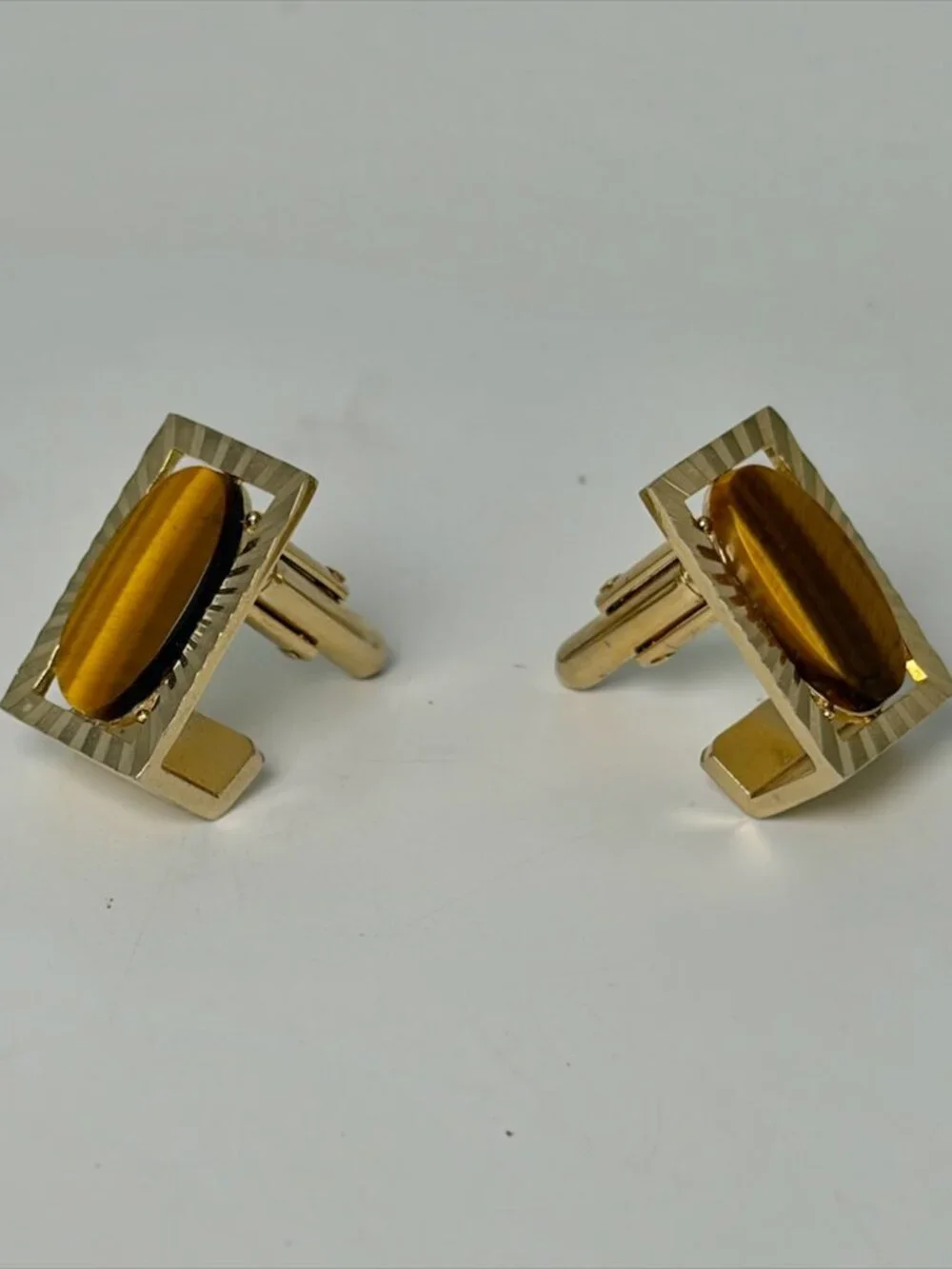 Unbranded vintage gold